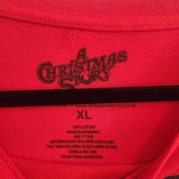 A Christmas Story Men's Size X-large Red Frageelay Lamp T-shirt Movie X-mas New - Picture 3 of 4